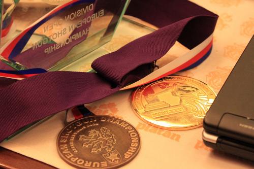 axrounds Team ESC2009 gold medals of division OPEN, individual and team