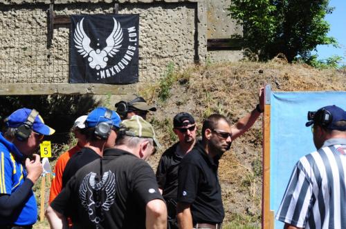 CrowdReadind the stage