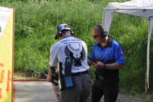 Get ready!F. Bindik in action