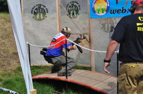 BuckshotsThe art of move - V. Vinduska in the window