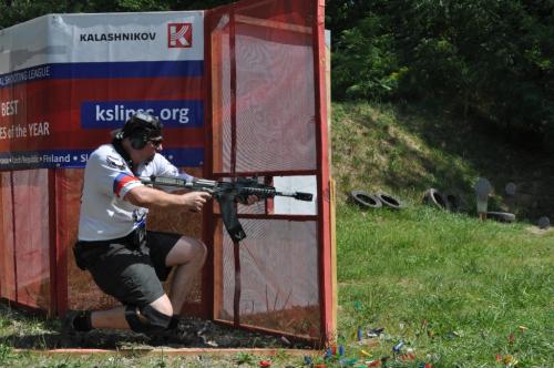 M. Synek in actionHow to get into the window?!