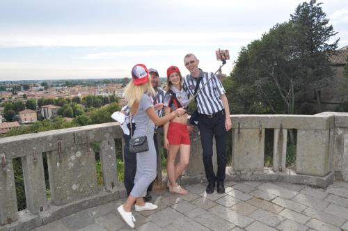 Smile and wait for flash!Girls