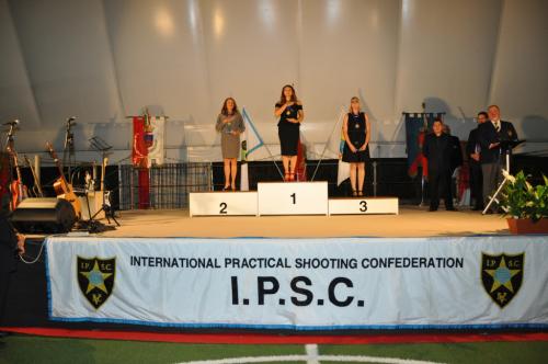 Awarding ceremony Standard division Lady categoryWorld champion Lena Miculek USA